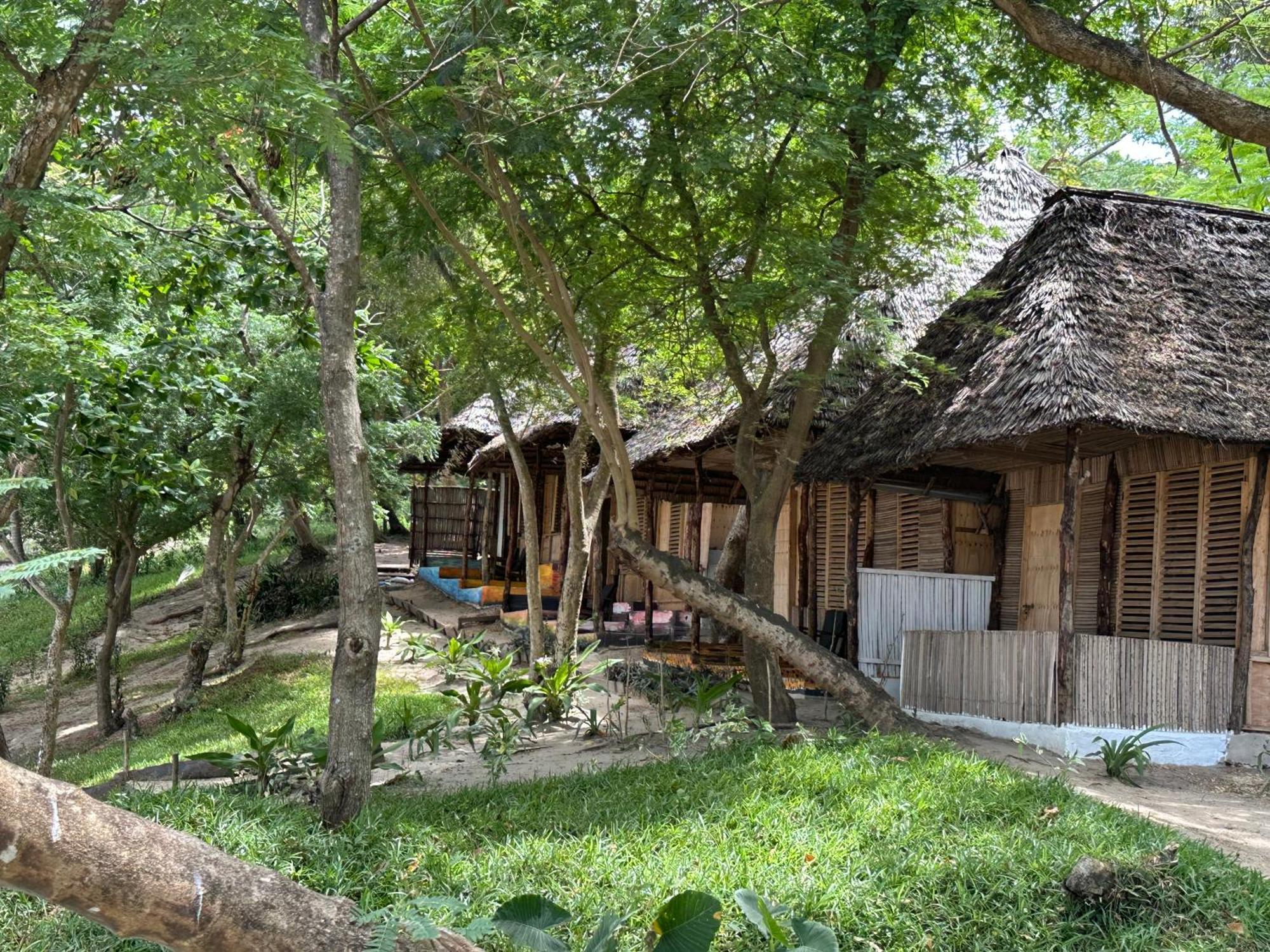 Maweni Beach Bungalows Kilindoni Exterior foto